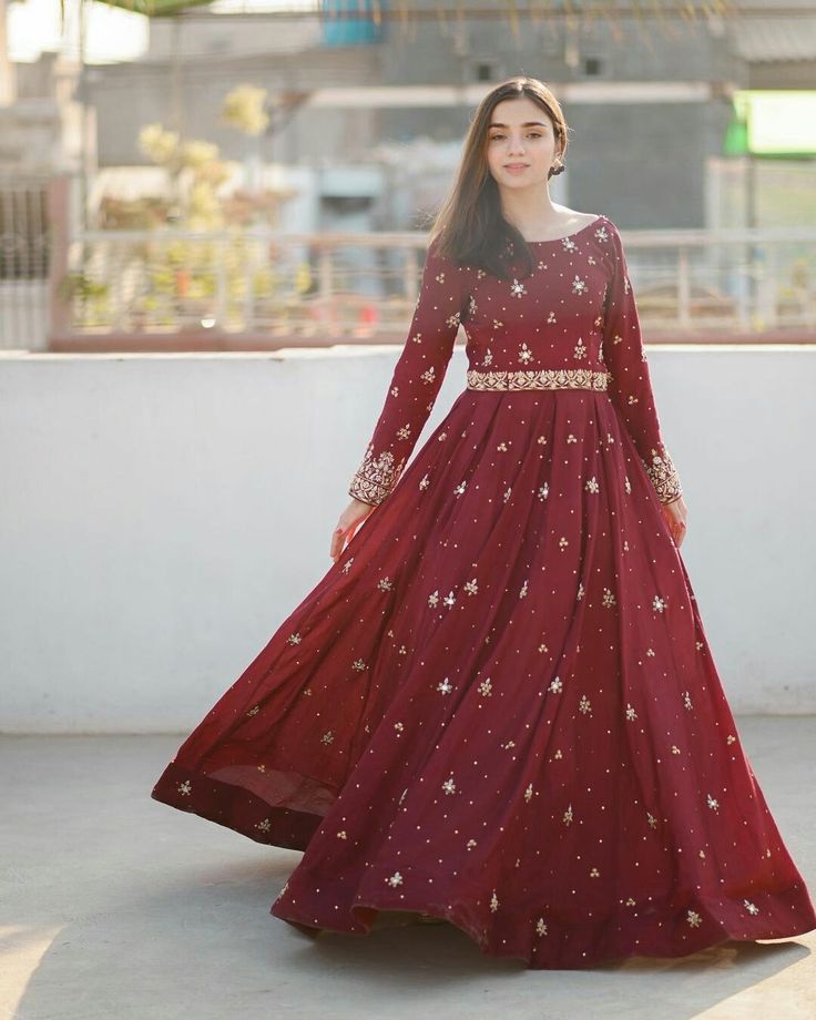 Fancy Maxi Designs Pakistani, Maxi Designs For Wedding Pakistani, Maxi Dress Pakistani, Dress Pakistani, Maxi Design, Prom After Party, Bridal Dresses Pakistan, Pakistani Wedding Outfits, Stylish Short Dresses