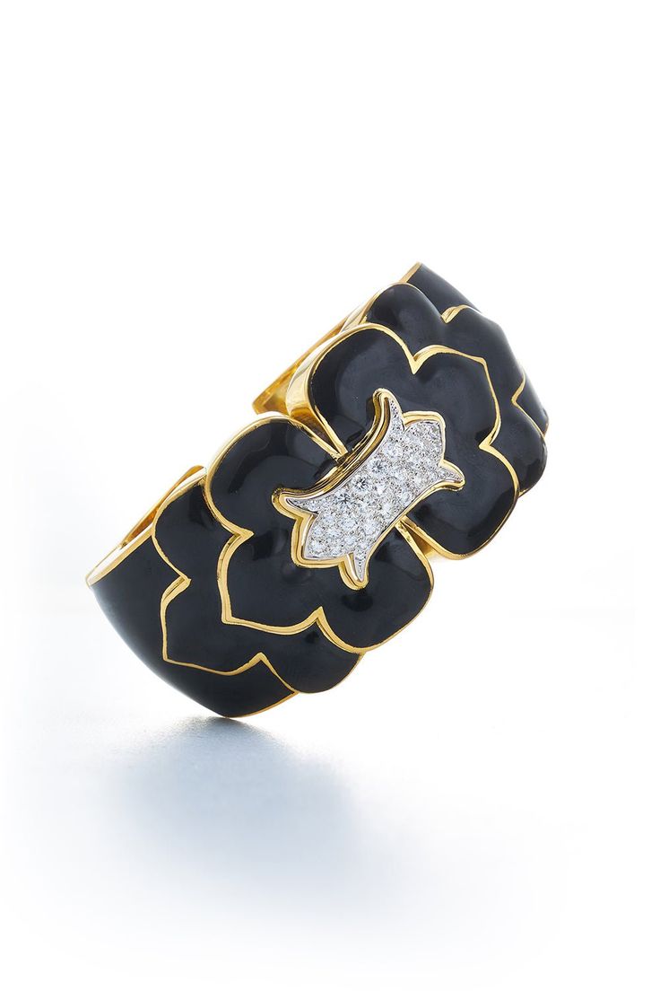 DAVID WEBB-Black Enamel Trefoil Cuff Bracelet-YELLOW GOLD Evening Hat, Luxury Bracelets, Women's Office, Metal Choker, David Webb, Palm Beach Jewelry, Art Nouveau Design, Chunky Jewelry, Work Jewelry