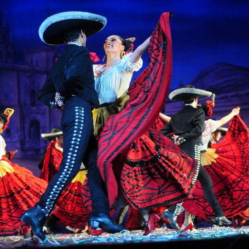 Mexican Traditional Clothing, Folklorico Dresses, Mexican Dance, Mexican Artwork, Mexican Folklore, Traditional Mexican Dress, Ballet Folklorico, Mexican Traditions, World Dance