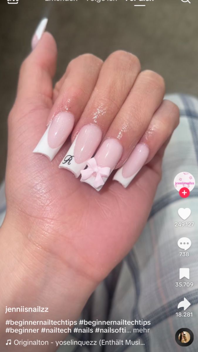 White Nails With Designs Initial, Cursive R On Nails, Letter R On Nails Acrylic, Square White Nails Design, Names On Nails Boyfriends, Nails With Your Mans Initials, Short Acrylic Nails With Letters Initials, Mail Inspo With Initial, Name On Nails Design