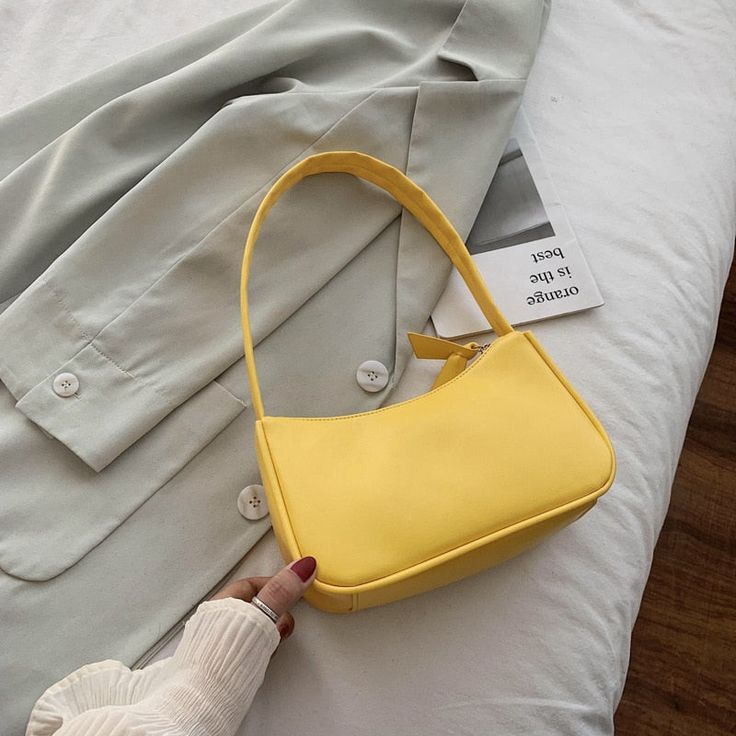 SPECIFICATIONSTypes of bags: Shoulder HandbagsStyle: FashionShape: BaguettePlace Of Origin: GUANG DONG ProvincePlace Of Origin: GUANG DONG ProvincePattern Type: SolidOrigin: CN(Origin)Occasion: VersatileNumber of Handles/Straps: SingleMain Material: PULining Material: PolyesterInterior: Cell Phone PocketHardness: SoftHandbags Type: Shoulder BagsGender: WOMENClosure Type: zipperCN: GuangdongBrand Name: HARKO Specification: Main material: PU Size: width (22.5cm) × height (14.5cm) × thickness (8cm) Small Purses And Handbags, Fashion Girl Design, Leather Hobo Bags, Chique Outfit, Retro Shoulder Bag, Retro Handbags, Bag Prada, Small Shoulder Bags, Purse Styles