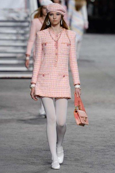 Chanel Hat Outfit, Aesthetic Chanel Outfits, Chanel Pink Outfit, Pink Chanel Outfit, Vintage Chanel Outfit, Channel Runway, Chanel Aesthetic Outfit, Fashion Design Outfits, Channel Clothes