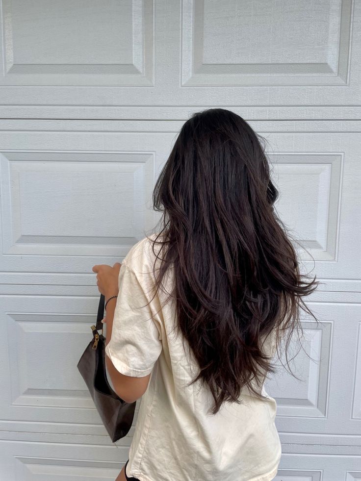 Deep V Layered Haircut, Brown Long Layers Hair, V Haircut With Long Layers, Women Haircut Long Hair, Long Dark Brown Layered Hair, Extensions Haircut Long Layered, Haircut Layers Long Straight, Dark Long Hair Layers, Long Layered Haircuts Dark Hair