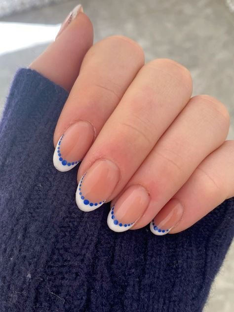 Short Acrylic Nails Cool Designs, Oval Dip Nail Designs, Blue French Tip Nails With Accent Nail, White French With Blue Design, Nails Design Ideas Christmas, Gel Nail Designs Light Blue, French Manicure With Blue Design, French Gel Tips, Almond Nails Designs Basic