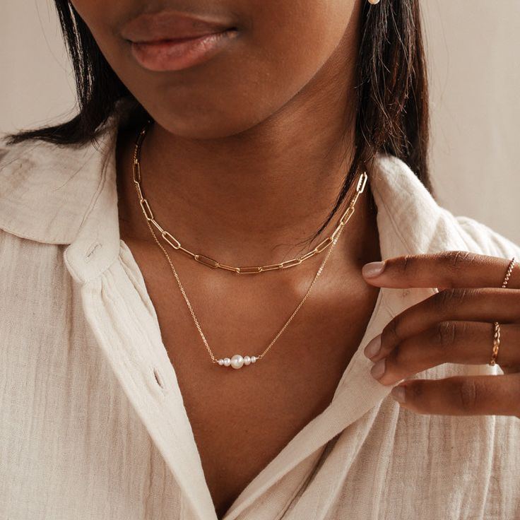 Looking for minimal yet bold? Enter our Gracie Luxe necklace ✨. A luxurious and dramatic statement piece this bolder version of the popular Gracie chain is a timeless addition to your wardrobe. Chic Pearl Necklace With Chain For Formal Occasions, Chic Pearl Necklace With Chain For Formal Events, Chic Formal Pearl Necklace With Chain, Chic Formal Pearl Chain Necklace, Pearl Chain Link Necklace, Everyday Pearl Necklace With Chain, Chic Formal Pearl Necklace With Adjustable Chain, Chic White Chain Necklace For Everyday, Elegant Pearl Necklace With Chain Link