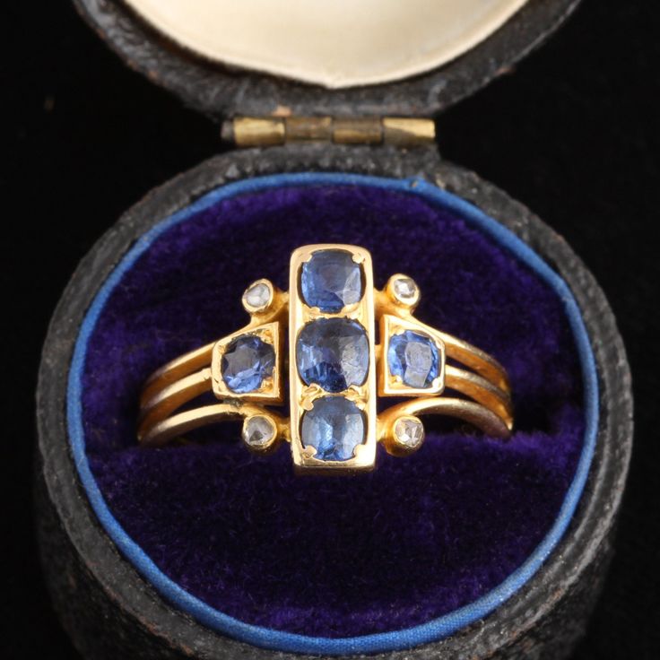 Maximalism meets minimalism, this Victorian ring features a bold cruciform arrangement of sapphires accented with rose cut diamonds. Antique Mens Rings, Victorian Wedding Ring, Jewelry Mood Board, Vintage Sapphire Ring, Victorian Ring, Rosecut Diamond Ring, Shiny Objects, Victorian Rings, Maximalism