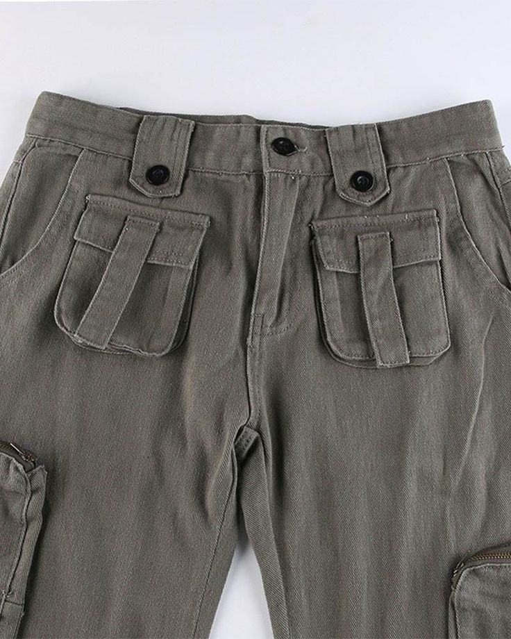 Details: Gray cargo pants with front and side pockets designBottom Length: LongMaterials: 80% Cotton + 20% Polyester Dark Green Vintage, Gray Cargo Pants, Grunge Baggy, Grey Cargo Pants, Pockets Design, Baggy Cargo Pants, Vintage Clothes Women, Clothes Women, Green Vintage