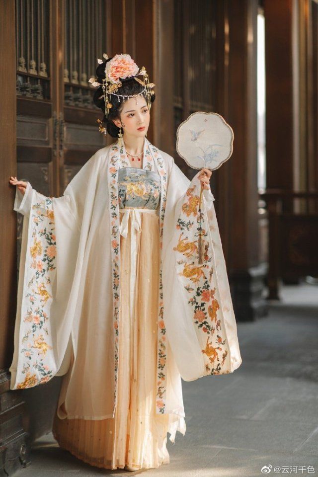 Chinese Princess Dress, Chinese Clothing Traditional, Traditional Chinese Clothing, Traditional Asian Dress, Chinese Princess, Chinese Traditional Costume, Chinese Traditional Dress, Ancient Chinese Dress, Ancient Chinese Clothing