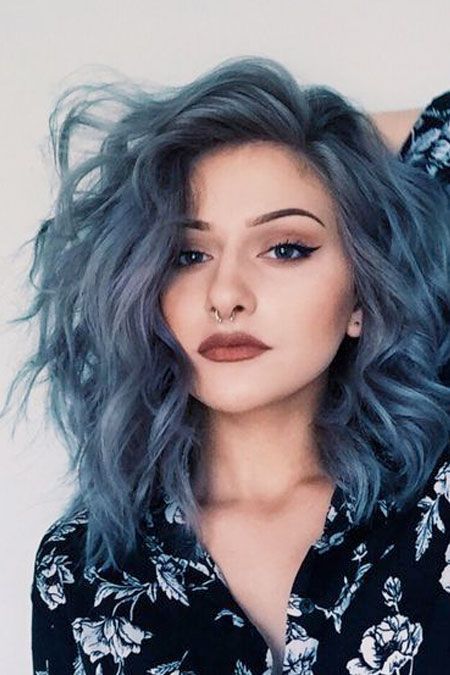 Shop 11 of the very best shampoos for oily hair, according to passionate reviewers who get the greasy-hair struggle, oily-scalp struggle, oily-scalp-but-dry-ends struggle, etc. Short Blue Hair, Denim Hair, Awesome Hairstyles, Hair Color Unique, Pastel Hair, Short Hairstyle, Dye My Hair, Long Bob, Grunge Hair