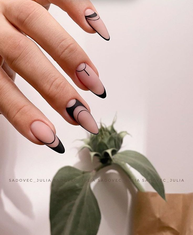 Dark Simple Nails, Unique French Tip Nails Design, Trendy Stiletto Nails, Unghie Nail Art, 2024 Nails, Geometric Nail Art, Dip Nails, Edgy Nails, Nails 2023