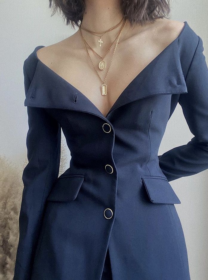 Feminine Suit, Outfit Ideas Feminine, Detail Couture, Suit Style, Fancy Outfits, Lookbook Outfits, Fashion Mode, Classy Outfits, Modest Fashion