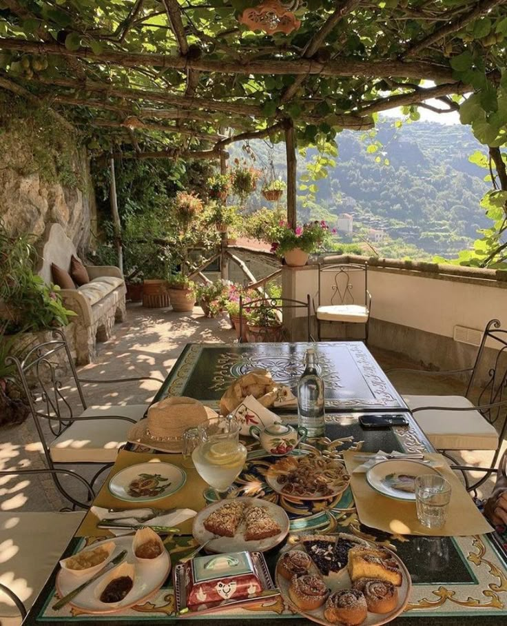 an outdoor table with food on it and the caption that reads, i'm not