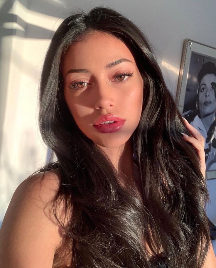 Wolfie Cindy, Cindy Kimberly, Beauty Inspo, Simple Makeup, Dark Hair, Pretty Face, Aesthetic Girl, Makeup Inspo, Hair Looks