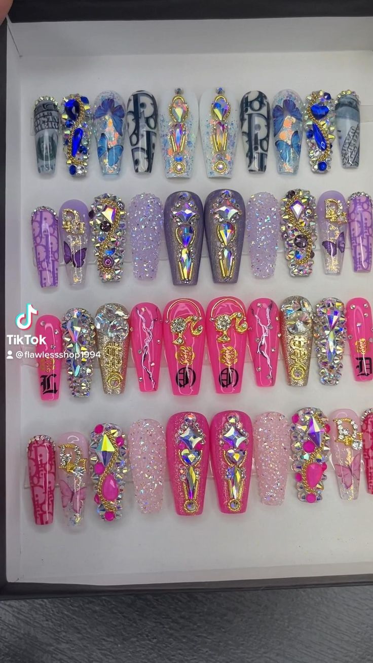 Luxury press on nails✨💕💎 [Video] | Nail designs, Stylish nails art, Nail colors Press On Nail Designs, Cute Press On Nails, Video Nail, Gucci Nails, Business Nails, Nail Collection, Luxury Press On Nails, Press On, Nails Design With Rhinestones