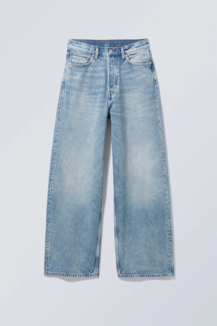 Astro Loose Baggy Jeans - Moon Blue - Weekday WW Loose Baggy Jeans, Baggy Wide Leg Jeans, Swedish Street Style, Moon Blue, Loose Jeans, Jeans Online, Baggy Jeans, Knitwear Women, Rivets