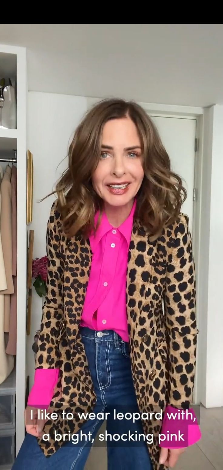 Trinny Woodall Leopard Print, Leopard Print And Pink Outfit, Trinny Woodall Outfit, Trinny Woodall Style 2020, Animal Print Blazer Outfit, Trinny Woodall 2022, Trinny Woodall Style 2023, Trinny Outfits, Pink Blazer Outfit Work