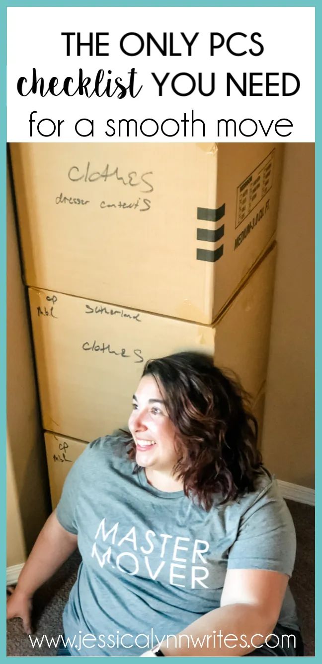 a woman sitting on the floor with boxes in front of her and text overlay that reads, the only pc checklist you need for a smooth move