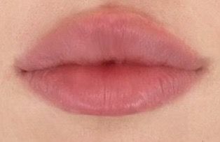 Non Cupids Bow Lips, Lips No Cupid, Round Cupids Bow Lips Aesthetic, Big Natural Lips, Upturned Lips Corners, Bambi Lips, Lip Claims For Dr, Round Lips Aesthetic, Round Top Lip