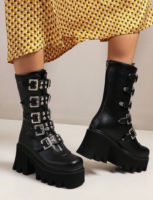 Black Gladiator Boots | Miyeon - (G)I-DLE 35 Gladiator Boots, Punk Rock Outfits, Fashion Chingu, Rock Outfits, Platform Heel, Edgy Look, Black Leather Boots, G I Dle, Platform Heels