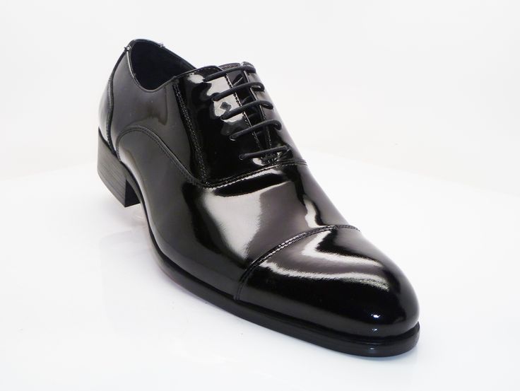 Style: 505-101P-Black Exclusively for C & E Shoes, this Elegant Patent Leather lace-up Oxford from the Carrucci collection features a cap-toe and a clean welt! Luxury Leather Shoes With Perforated Toe Box For Work, Luxury Leather Shoes With Perforated Toe Box, Black Shoes Formal, Mens Patent Leather Shoes, Cordovan Shoes, Tuxedo Shoes, Patent Leather Oxfords, Black Oxford Shoes, Black Patent Leather Shoes