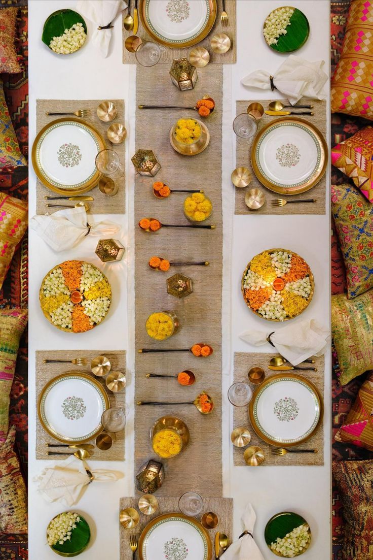 #AtithiDevoBhava #GoodEarthFestive #Festive2022 #Celebrations #IndianFestivities #FestiveSeason #FestiveFeast #GoodEarthDining #Dinnerware #DecorAccents #FestiveDecor Dining Table Decor Indian Home, Indian Dining Room Decor, Atithi Devo Bhava, Indian Dining Table, Dining Table Decor Everyday, Dinner Table Set Up, Royal Feast, Pretty Dorm Room, Cozy Porch