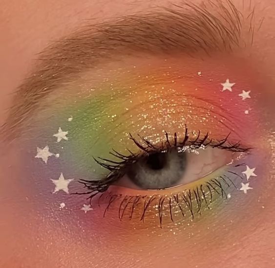 Simple Rainbow Eyeshadow, Rainbow Liner Makeup, Easy Colorful Makeup Looks, Colorful Make Up Ideas, Pastel Rainbow Eyeshadow, Kidcore Makeup Looks, Rainbow Pride Makeup, Fun Makeup Ideas Colorful Easy, Rainbow Fairy Makeup