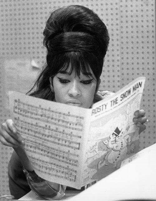 Ronnie Spector, The Ronettes, City Winery, People Reading, 1960s Music, Wall Of Sound, Swinging Sixties, I'm With The Band, Frosty The Snowmen