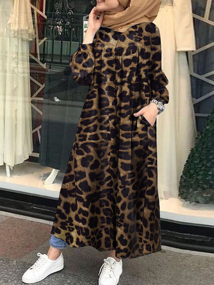 Maxi Dress Stores, Habits Musulmans, Muslim Long Dress, Winter Sweater Dresses, Kaftan Tunic, Style Bleu, Leopard Maxi Dress, Muslim Dress, Casual Long Sleeve Shirts