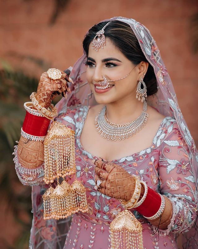 Bridal Kaleera Designs And Ideas For Your Wedding Punjabi Bridal Kalire, Bridal Kalire Design Heavy, Chura Bridal Punjabi Bride Latest, Kalire Bridal Punjabi, Kalire Bridal Latest, Bridal Chura Latest Punjabi, Bridal Kalire Design, Chura Bridal Punjabi Bride, Punjabi Kalire