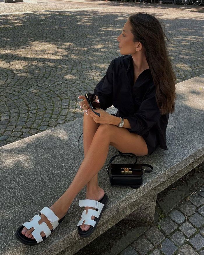 How to style the Hermès Chypre sandals Sandals Outfit Summer, Dad Sandals, Sandals Outfit, Hermes Shoes, Casual Slippers, Outfits Casuales, Sandals Summer, Summer Women, Fashion Inspo Outfits