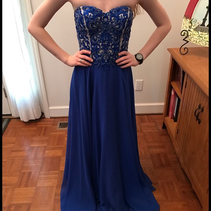 Prom Dress. No Alterations. Size Xs. Only Worn Once. Comes With Straps And Extra Jewels. Colorful Dresses Formal, Dresses Formal, Formal Dress, Dress Collection, Prom Dress, Color Blue, Prom Dresses, Prom, Formal Dresses