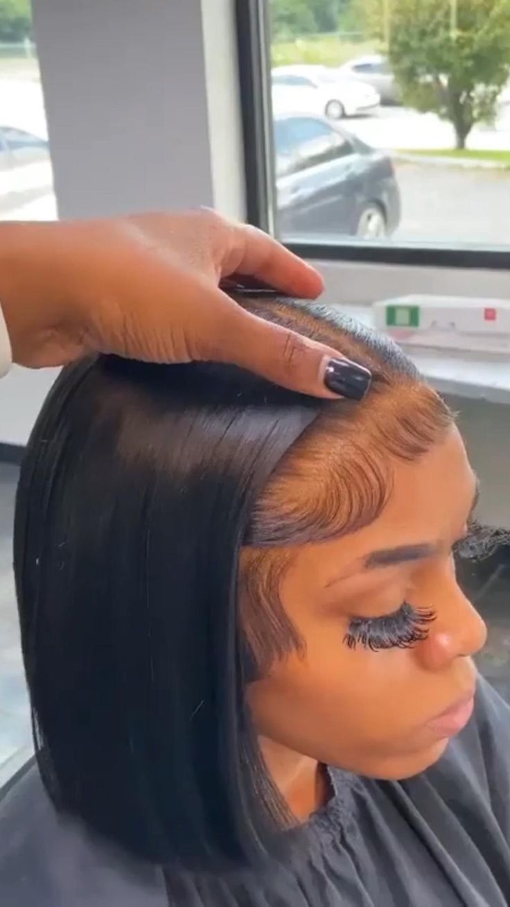 Fluffy Edges, Dramatic Edges, Middle Part Bob, Black Hairstyles With Weave, Curly Lace Wig, Frontal Wig Hairstyles, Classy Hairstyles, Natural Hair Extensions, Hairstyles Curly Hair