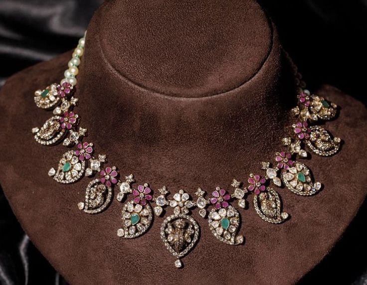 Kasumalai Designs, Rajasthani Jewellery, Mango Mala, Indian Wedding Jewelry Sets, Traditional Necklace, Silver Jewelry Accessories, Antique Necklaces Design, Gold Earrings Models, Diamond Jewelry Set