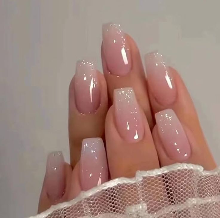 Ongles Beiges, Graduation Nails, Blush Nails, White Nail, Spring Nail Art, Gradient Nails, Pink Nail, Stick On Nails, Manicure Y Pedicure