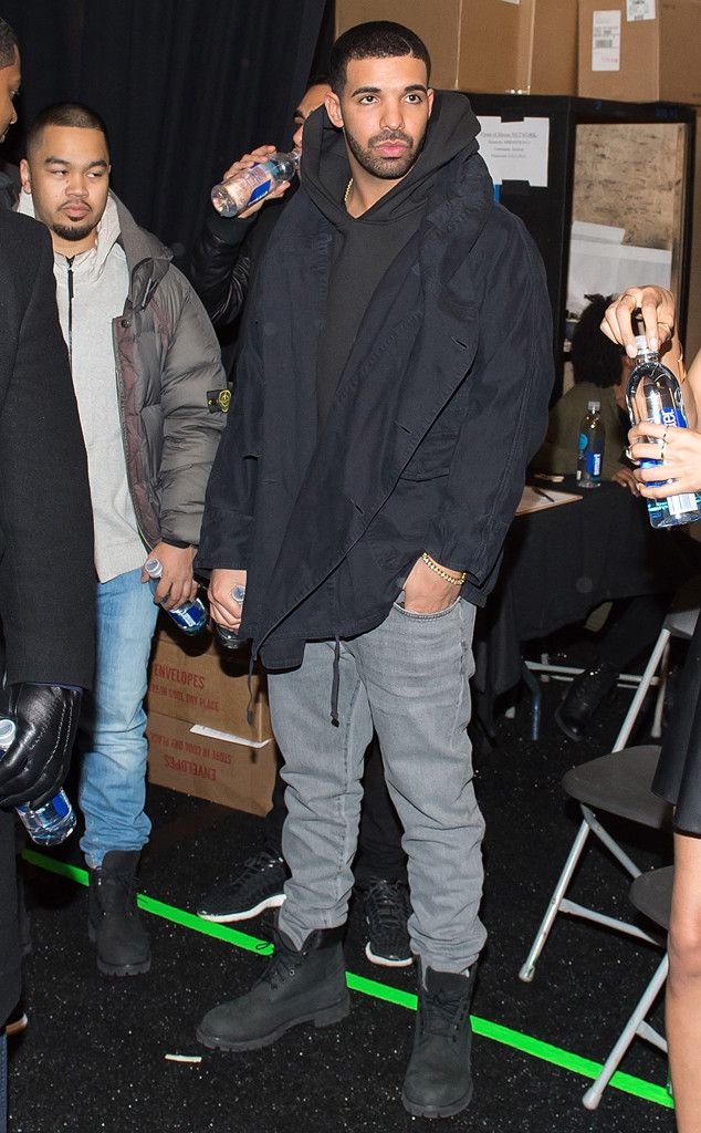 Drake, Fashion Week Timberland Black Boots Outfit, Black Timberland Outfits Men, Black Timberland Outfits, Black Timberland Boots Outfit, Timbs Outfit, Drake Fashion, Look Hip Hop, Drake Clothing, Outfit Botas