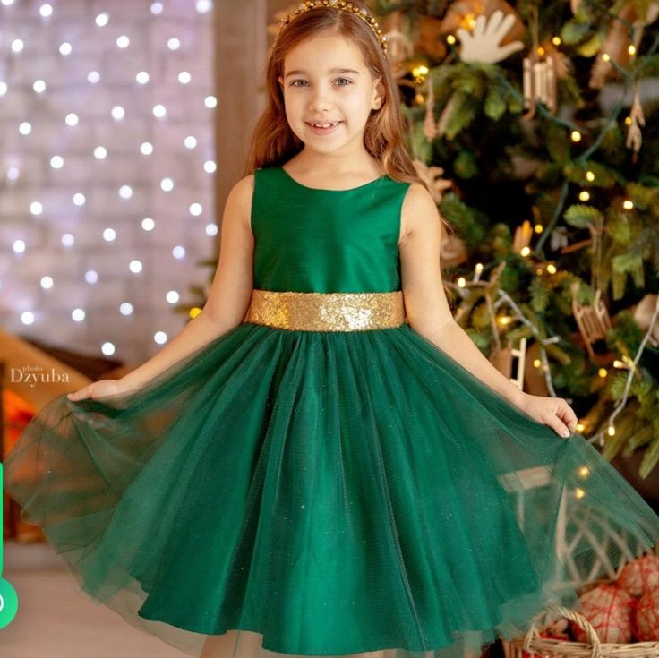 Beautiful Emerald Green And Gold Color Holiday Dress For Little Girls Size 5 New Cute Green Holiday Dress, Toddler White Dress, Pagent Dresses, Girls Gold Dress, Girls Pageant Gowns, Emerald Green And Gold, Pink Flower Girl Dresses, Twirly Dress, Floral Dress Formal