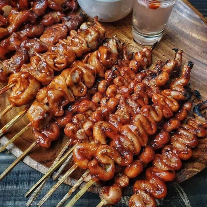 PINOY STREET FOOD - ISAW Pinoy Street Food, Food Filipino, Street Food Recipe, Street Food Business, Filipino Street Food, Philippines Food, Asian Street Food, Food Street, Best Street Food