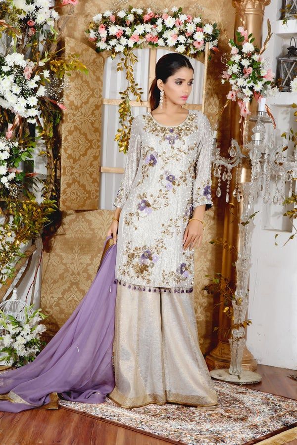 Sheen Pearl Shadi Dresses, Designer Outfit, Pure Chiffon, Boutique Dress Designs, Chiffon Dupatta, Pakistani Designers, Pakistani Outfits, Designer Suits, Pakistani Fashion