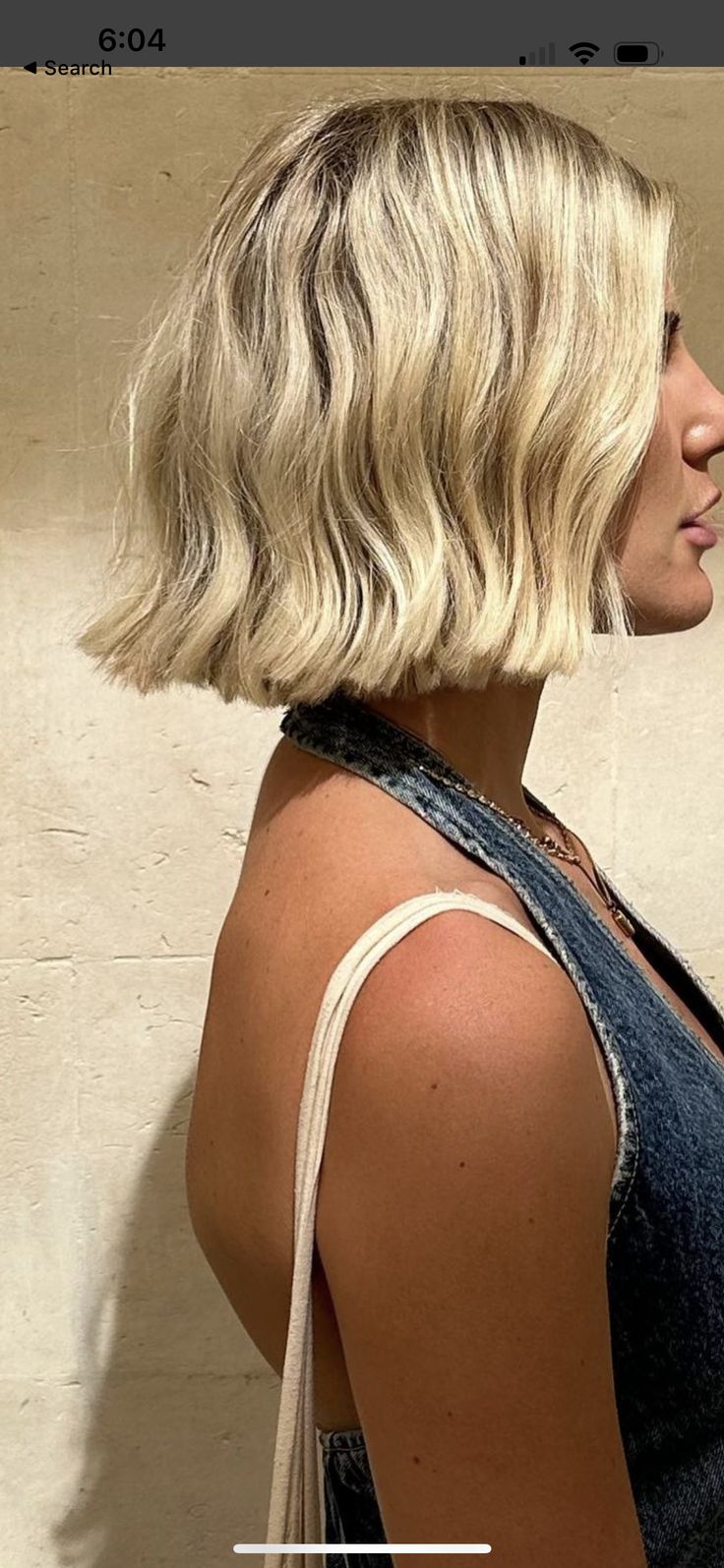 Blonde Mid Bob, Short Blond Hairstyles, Short Bright Blonde Hair, Short Bob Blonde Hair, Short Haircut Blonde, Root Stretch Hair, Short Blonde Hair Bobs, Light Blonde Bob, Bleach Blonde Bob