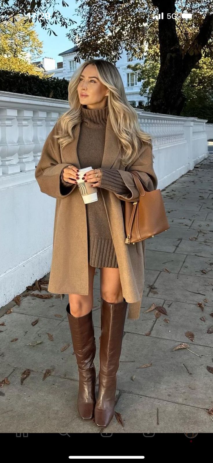 Brown Boots Outfit, Outfits Formal, Stile Blair Waldorf, Lawyer Fashion, Fest Outfits, Looks Pinterest, Trench Coat Outfit, Outfit Chic, Mode Boho