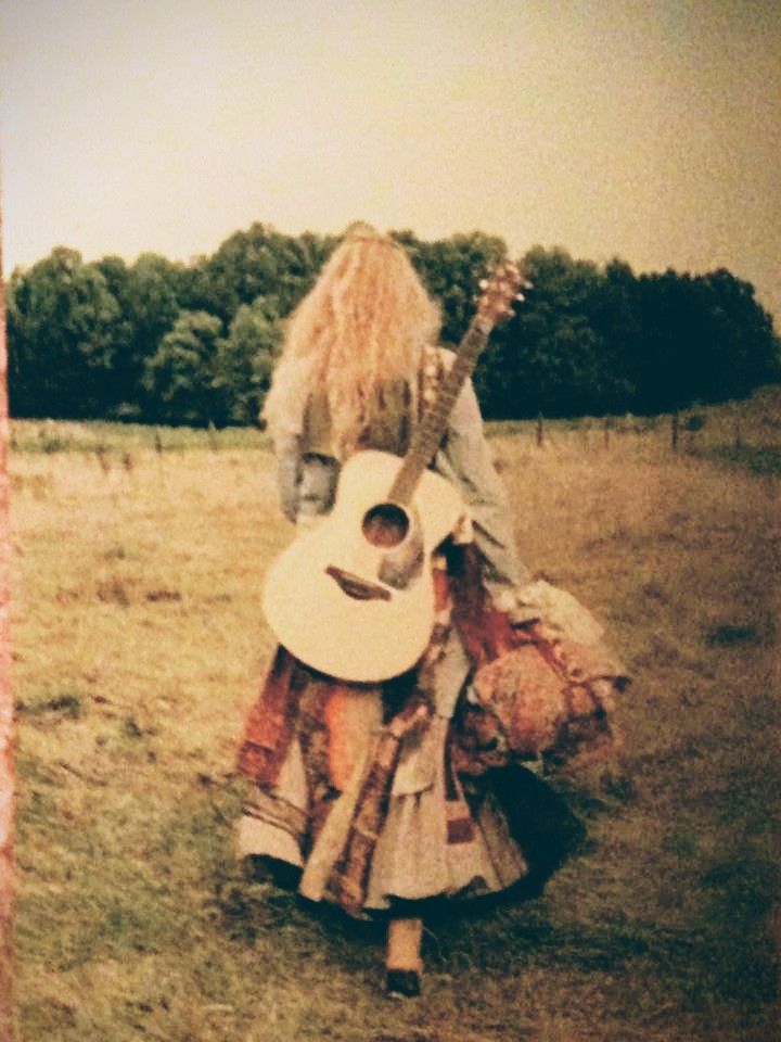 Hillbilly Hippie Aesthetic, Nature Music Aesthetic, Hippie Rock Aesthetic, Fall Hippie Aesthetic, Hippy Witch Aesthetic, Hippy Astetic, Girly Hippie Aesthetic, 80s Hippie Aesthetic, Hippie Aesthetic Pics