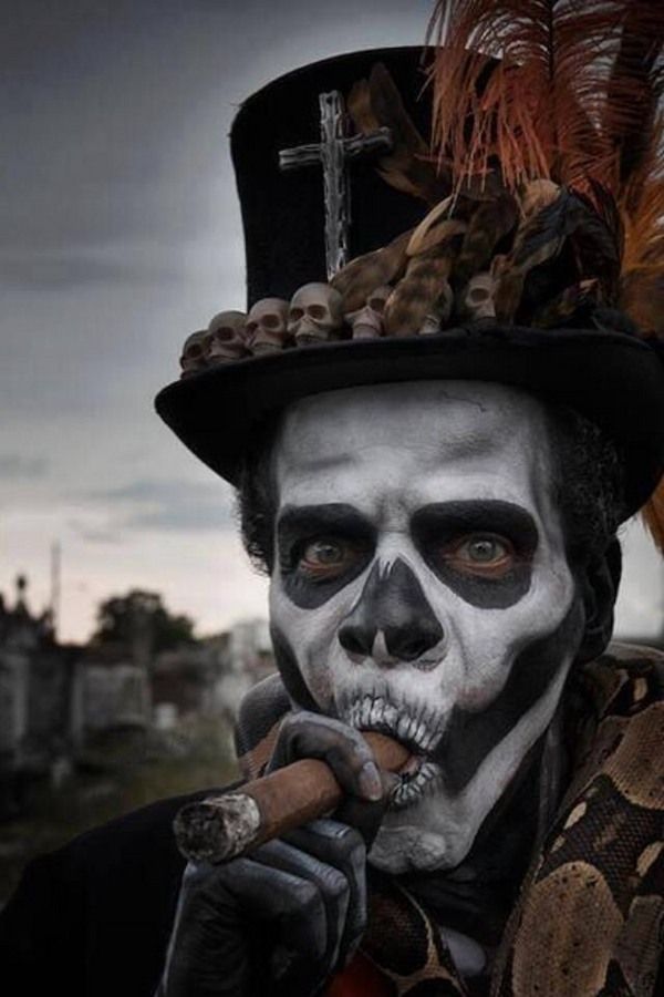 Mens halloween costumes make up ideas walking dead zombie Witch Doctor Costume, Mens Halloween Makeup, Voodoo Costume, Voodoo Halloween, Make Up Diy, Makeup Zombie, Voodoo Child, Baron Samedi, Papa Legba