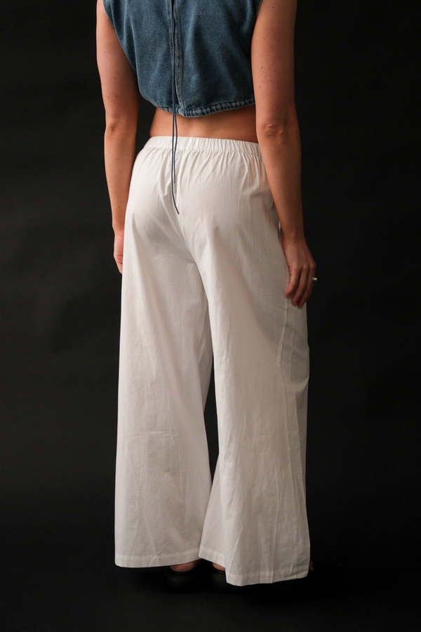 Et tigre mae cotton elastic waistband. straight leg pant with elastic waist and side pockets. pair withe the francis crop top for a matching set.    made of 100% cotton.    model is 5'3" wearing a size s.    measurements:    - s- waist flat 26" waist stretched 40" inseam 26".  - m- waist flat 28" waist stretched 44" inseam 27".  - l- waist flat 30" waist stretched 46" inseam 28".    pipe and row Denim Jacket With Dress, Straight Leg Pant, Knit Pants, Socks And Hosiery, Straight Leg Pants, Denim Dress, Dresses For Sale, Blazer Jacket, Casual Pants