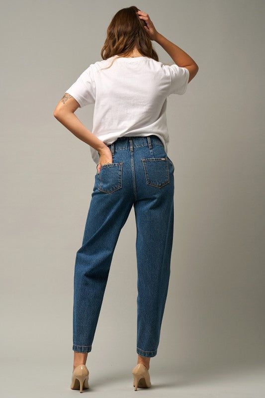 HIGH RISE BALOON JEANS100% COTTON(SIZE 3)WAIST - 27 1/2"HIP 39 1/2"FRONT RISE - 13 1/4"LEG OPENING - 11 3/4"INSEAM - 26 1/2"*Model wears size 1*MODELHEIGHT 5'8"BUST 32"WAIST 24"HIPS 34"SIZE 1-3-5-7-9-11PACK 1-2-2-2-2-1 Style: Casual Print / Pattern: Dark Wash Denim Silhouette: Balloon Fit: High Rise, Balloon Embellishment: Pleat Front Neck Line: N/S Sleeve: N/A Length: Cropped Closure: Button Closure Lining: No Made In: CHINAFabric Contents: 100% COTTON Non-stretch fabric Non-sheer fabric Care I High Rise Jeans With Loosely Fitted Hips, Casual Cropped Jeans With Standard Cut Leg, Casual High Rise Rigid Denim Jeans, Medium Wash Jeans With Five Pockets And Loose Hips, Relaxed Fit High Rise Jeans With Hip Pockets, Medium Wash Jeans With Loosely Fitted Hips, Casually Styled High Rise Jeans With Loosely Fitted Hips, Mom Fit Denim Jeans, Casual Jeans For Work With Standard Cut Leg