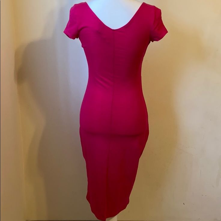 Nwt Pink V-Neck Dress With Peephole Tummy, Form Fitting, Knee Length. Has Flaw From Manufacturer Missed Stitching As Shown In Picture. If Your A Seamstress Or Can Stitch On A Button It’s No Trouble At All. 95% Cotton, 5% Spandex. Flattering Fitted V-neck Spring Dress, Fitted Flattering V-neck Spring Dress, Pink Fitted V-neck Mini Dress, Casual Bodycon V-neck Dress, Flattering V-neck Bodycon Dress, Casual Pink V-neck Dress For Party, Stretch V-neck Midi Dress, Fitted Pink V-neck Dress, Pink V-neck Fitted Bodycon Dress