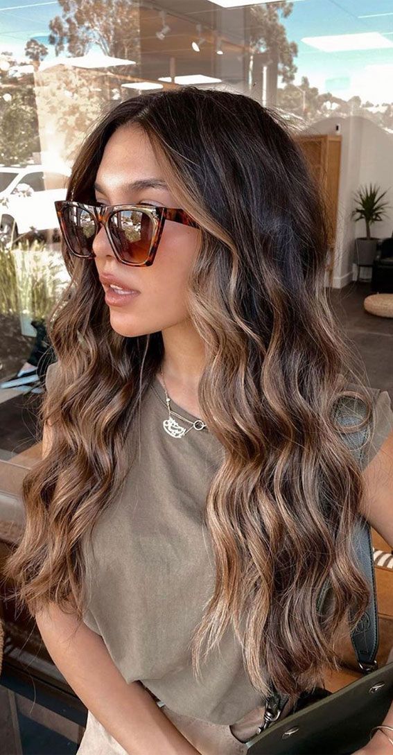 Brown Hair Inspo, Brunette Hair With Highlights, Dark Hair With Highlights, Brunette Balayage Hair, Long Hair Color, Brown Hair Balayage, Balayage Brunette, Brown Blonde Hair, Long Wavy Hair