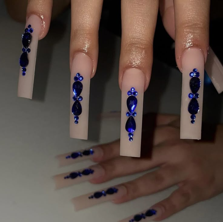 Blue Righnstone Nails, Nails With Blue Rhinestones, Blue Bling Nails Rhinestones, Nail Rhinestone Placement, Bling Placement On Nails, Blue Gem Nails, Blue Rhinestone Nails, Gem Placement On Nails, Blue Nails With Rhinestones