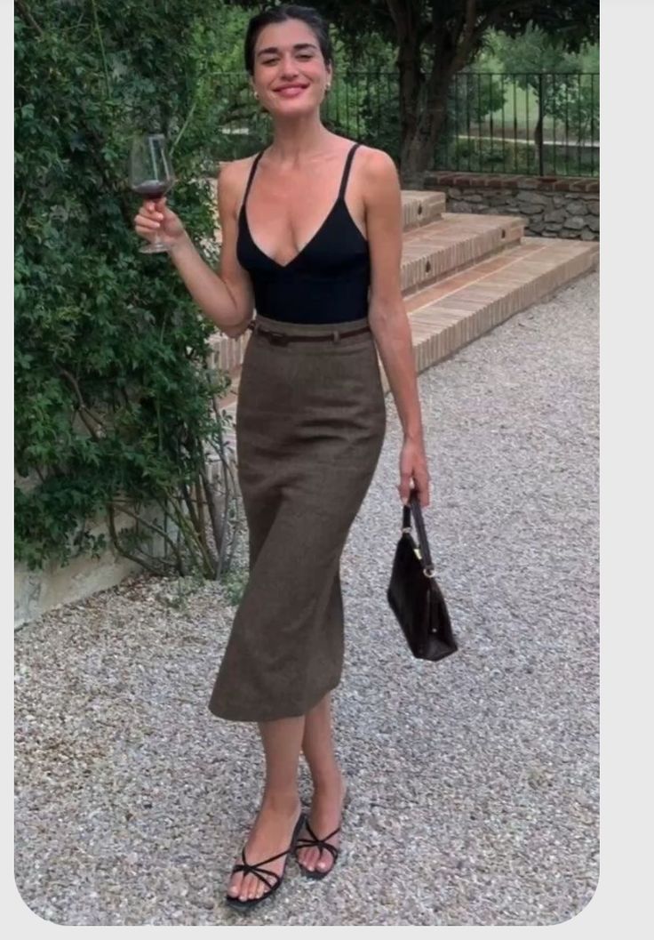 60s Summer Fashion, Vintage Italian Summer, Italian Fashion Women, Old Money Summer Outfits, Italian Women Style, Italian Vibes, Old Money Summer, Midi Skirts Summer, Italian Chic