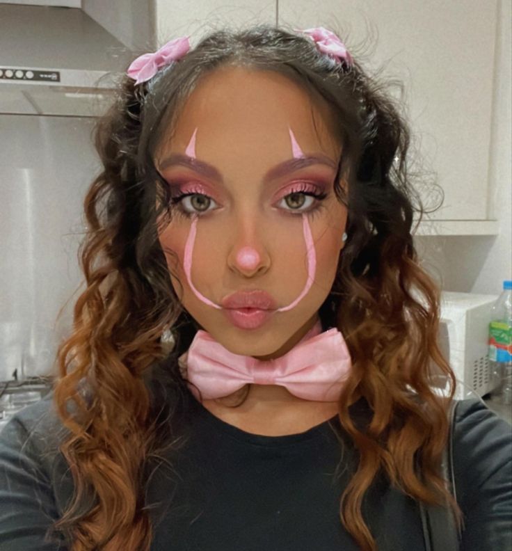 Pretty Clown Costume Women, Circus Makeup Aesthetic, Pink Halloween Face Paint, Last Minute Clown Costume Outfit, Cotton Candy Clown Costume, Pink Clown Halloween Costume, Pink And Black Clown Costume, Cute Clowns Halloween Costume, Clown Girl Makeup Halloween