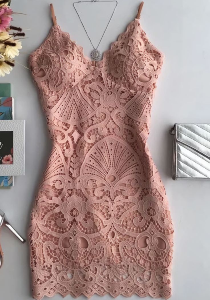 Homecoming Dresses Dress Short Party, Lace Dress Short, Chique Outfit, Look Grunge, Hoco Dresses Short, Short Party Dress, Elegante Casual, Short Lace Dress, Lace Homecoming Dresses